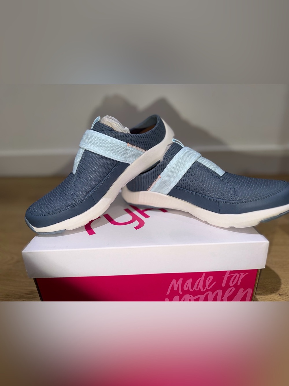 Ryka Women Navy and Light Blue Slip-On Sneakers with White Sole Size 7.5 Wide